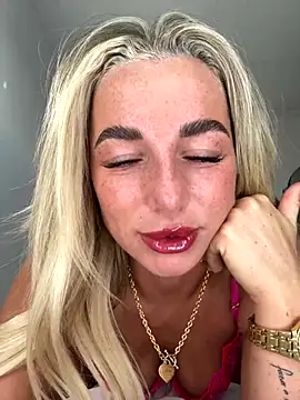 SexyCee x online show from December 2, 2025, 10:28 am