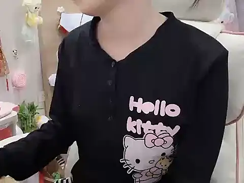 Yuyu-baobei online show from February 4, 2026, 7:42 pm