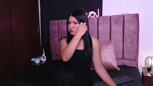 isarose01 online show from December 4, 2025, 12:37 pm