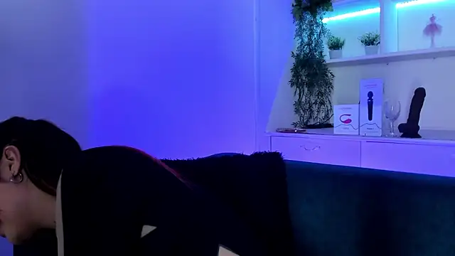 Saelivrae online show from February 11, 2026, 7:03 pm