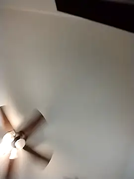 Shannonbunnz online show from December 1, 2025, 10:32 pm