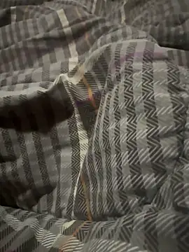 Davide9910x online show from December 17, 2025, 2:44 pm