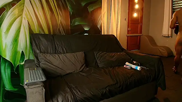 Snapshot of IAN_KNOX chatting on December 3, 2025, 3:40 am IAN KNOX online show from December 3, 2025, 3:40 am