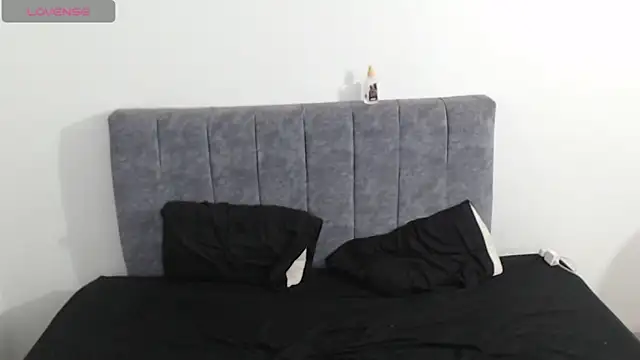 Snapshot of hottie_couplee chatting on April 22, 2026, 10:49 pm hottie couplee online show from April 22, 2026, 10:49 pm