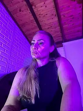 annie vega17 online show from January 8, 2026, 10:27 pm