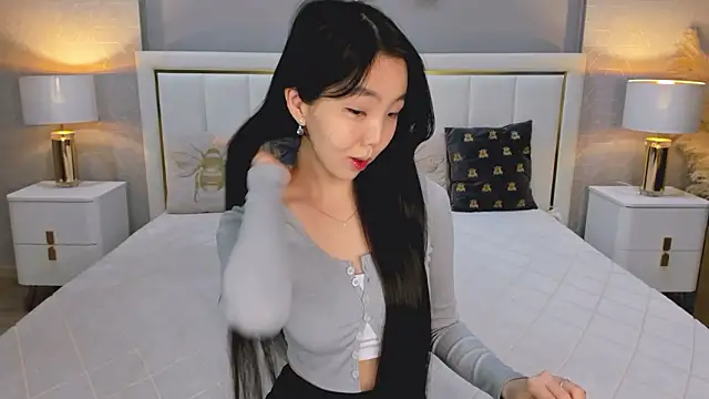 EMILY GREENSON online show from February 14, 2026, 6:46 am