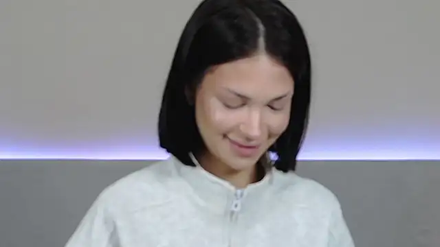 RachaelMils online show from April 9, 2026, 3:41 am