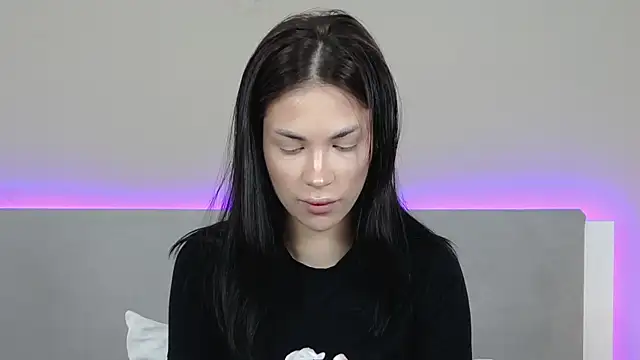 RachaelMils online show from March 27, 2026, 4:10 am