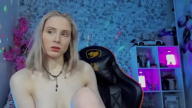 Gina Gina love online show from April 12, 2026, 1:09 am