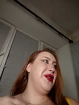 Snapshot of ElonaFox chatting on December 2, 2025, 5:14 pm ElonaFox online show from December 2, 2025, 5:14 pm