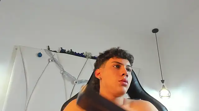 Snapshot of Erick_wingston chatting on December 4, 2025, 12:59 pm Erick wingston online show from December 4, 2025, 12:59 pm