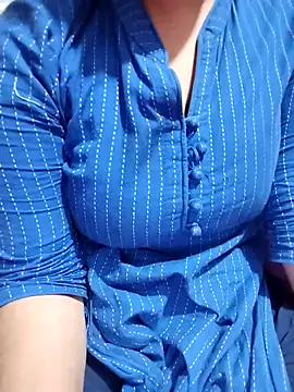 hottyrose69 online show from March 28, 2026, 4:46 am