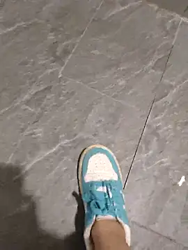 Miky Lyn online show from February 28, 2026, 2:06 pm