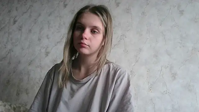 Snapshot of AliceWonderLure chatting on December 3, 2025, 9:20 am AliceWonderLure online show from December 3, 2025, 9:20 am