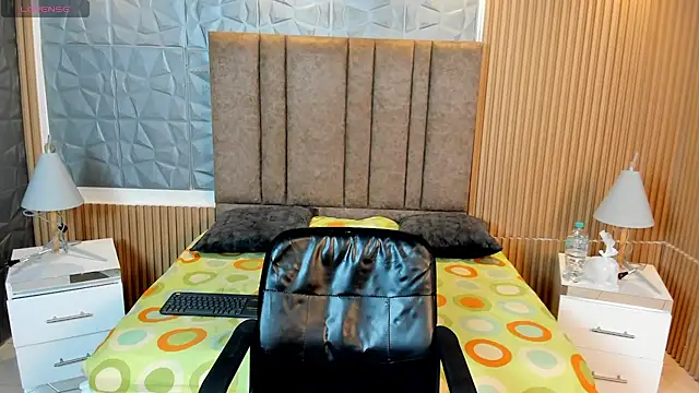 TiffanyHoustton online show from February 3, 2026, 12:10 pm