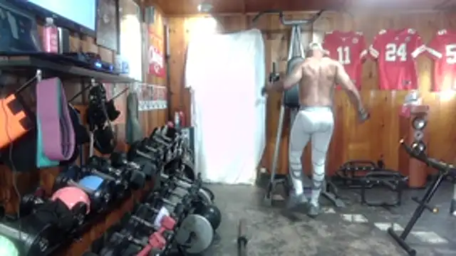 Black-Silver-Fox online show from April 6, 2026, 7:59 pm