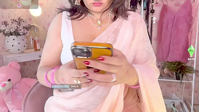 Arielyn 009 online show from February 24, 2026, 1:01 pm