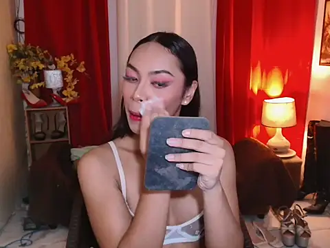 Snapshot of kylieEmparado chatting on June 14, 2026, 2:24 am kylieEmparado online show from June 14, 2026, 2:24 am