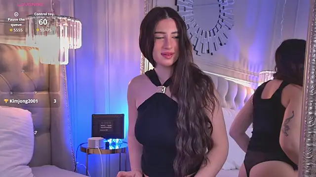 LisaDeviss online show from April 9, 2026, 1:17 pm