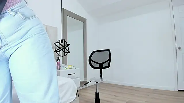 Sara BigAss- online show from April 1, 2026, 7:44 pm