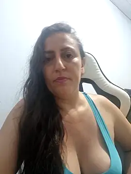 Jeh charmosa online show from December 3, 2025, 8:30 pm