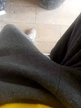 Valencianoo411 online show from December 4, 2025, 12:15 pm