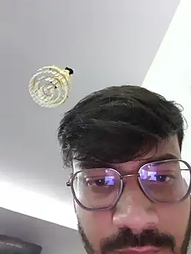 farooq2001 online show from December 4, 2025, 12:31 am