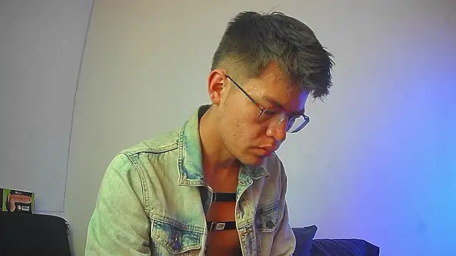 Snapshot of nicolatinboy chatting on February 9, 2026, 9:13 pm nicolatinboy online show from February 9, 2026, 9:13 pm