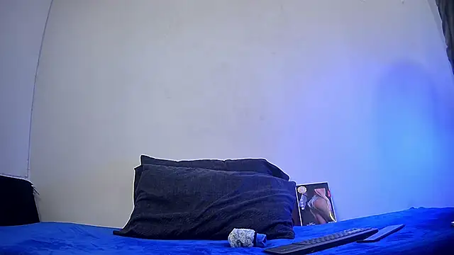 Snapshot of nicolatinboy chatting on February 10, 2026, 9:47 pm nicolatinboy online show from February 10, 2026, 9:47 pm