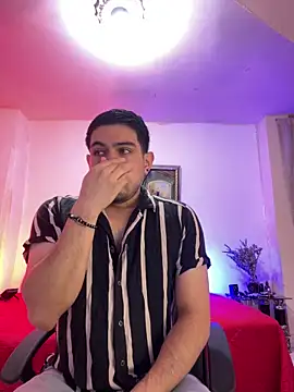 williamsmiiths16 online show from March 23, 2026, 12:49 pm