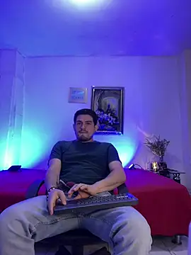 williamsmiiths16 online show from April 5, 2026, 12:12 pm