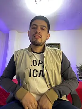 williamsmiiths16 online show from February 9, 2026, 1:09 pm