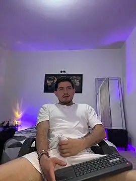 williamsmiiths16 online show from May 8, 2026, 12:53 pm