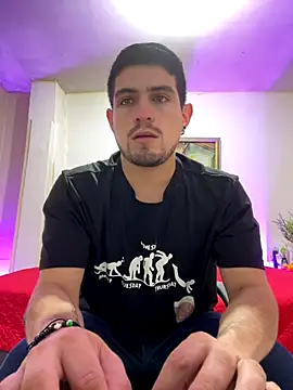 williamsmiiths16 online show from December 22, 2025, 4:18 pm