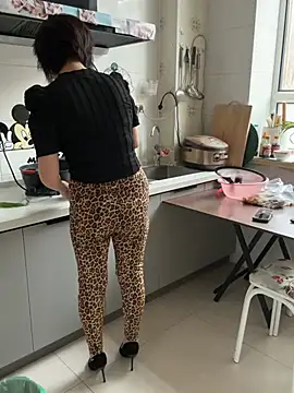 Snapshot of luckybaby666999 chatting on April 11, 2026, 12:29 am luckybaby666999 online show from April 11, 2026, 12:29 am