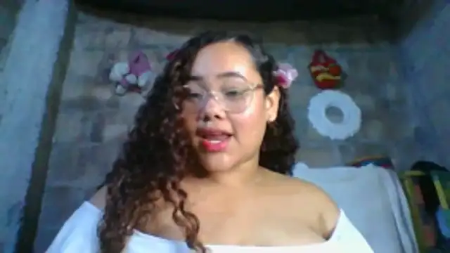 Snapshot of modeloxtz chatting on January 18, 2026, 11:52 pm modeloxtz online show from January 18, 2026, 11:52 pm