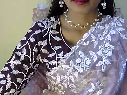 Snapshot of Shab_M chatting on May 6, 2026, 6:39 am Shab M online show from May 6, 2026, 6:39 am