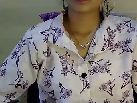Snapshot of Shab_M chatting on July 15, 2026, 6:53 am Shab M online show from July 15, 2026, 6:53 am