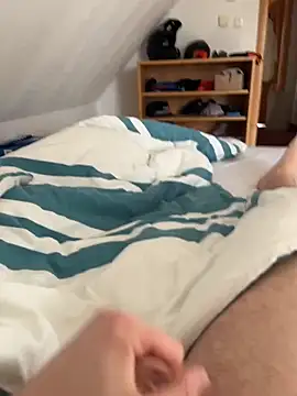 hannes256102 online show from April 4, 2026, 1:17 pm