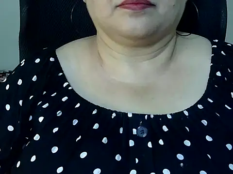Snapshot of Soniya_Sha chatting on May 17, 2026, 6:52 pm Soniya Sha online show from May 17, 2026, 6:52 pm