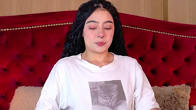 TaniaRedd  online show from December 15, 2025, 1:39 pm