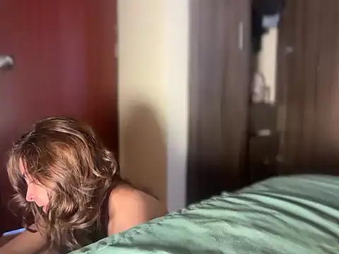 miaferrer777 online show from March 1, 2026, 4:18 pm