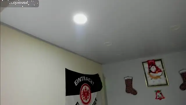 roomies  online show from December 21, 2025, 3:36 pm