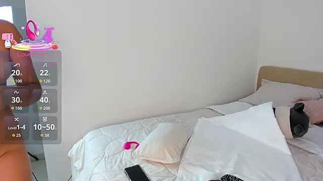 DakothaHyland  online show from February 24, 2026, 6:53 pm