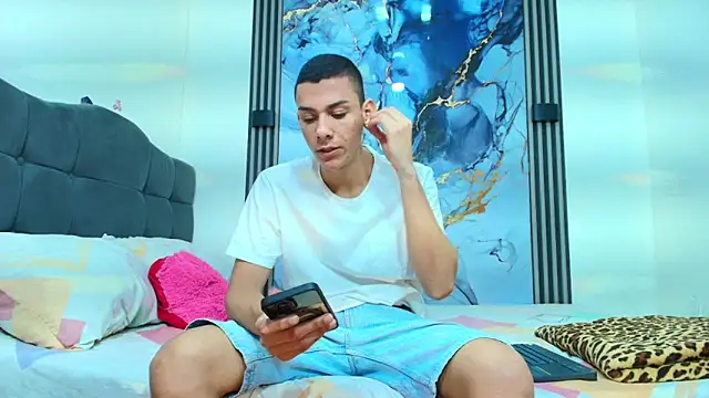 Valentina and sneider  online show from March 19, 2026, 7:14 pm