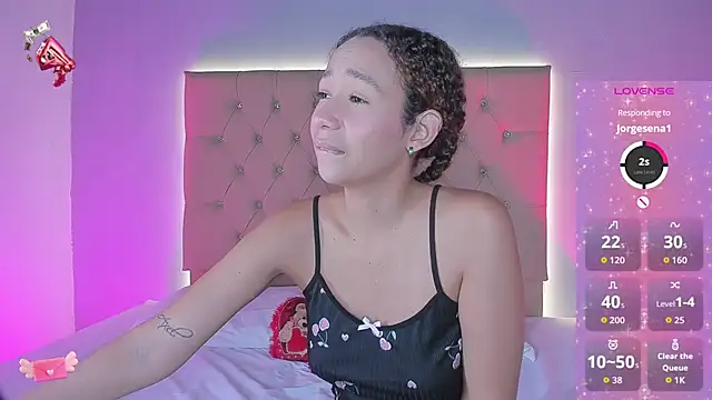 Snapshot of EmmaLawrence_ chatting on February 17, 2026, 9:06 am EmmaLawrence online show from February 17, 2026, 9:06 am