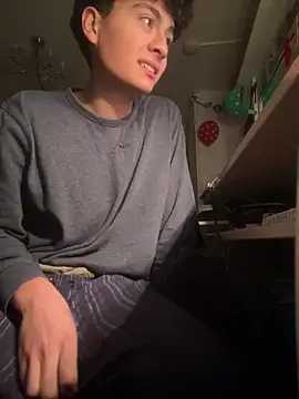 hungspanishtwink online show from January 15, 2026, 5:27 pm