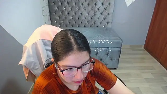 eva smit t online show from February 8, 2026, 2:09 am