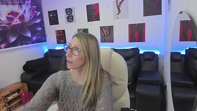 Scarlett 079 online show from February 19, 2026, 11:51 am