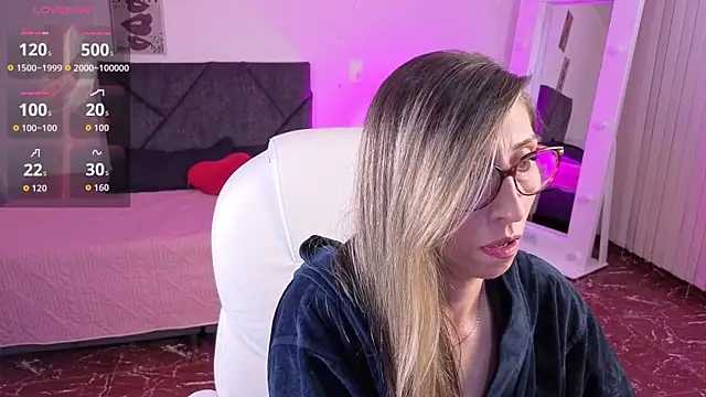 Scarlett 079 online show from May 17, 2026, 11:43 am